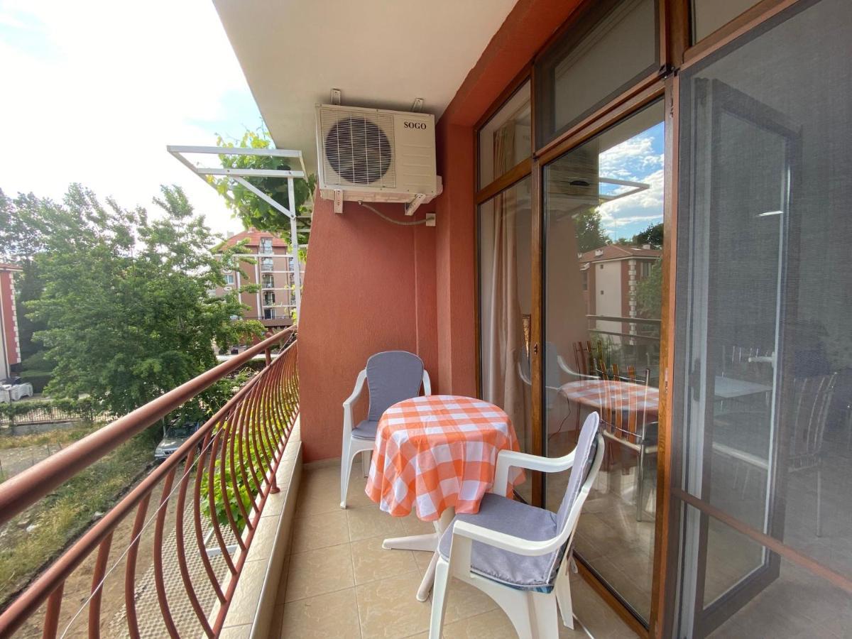 Anita A15 Family Apartment Слънчев бряг Екстериор снимка