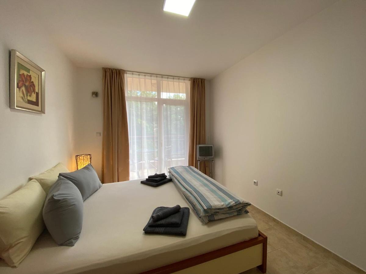 Anita A15 Family Apartment Слънчев бряг Екстериор снимка